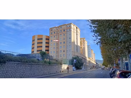 location meublée appartement 1 pièce 20 m² à nice (06000), 665 €