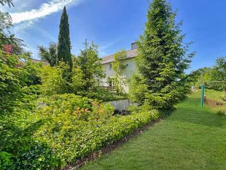 villa nichée sur les hauteurs d'antheit