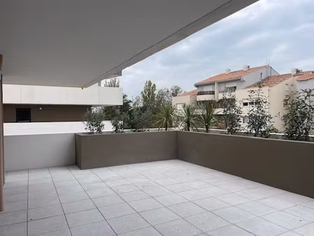 appartement t3 de 61m2 hab, terrasse 71m2 et garage, montpel
