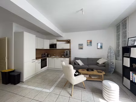 apt 53m2 meublé 1ch+1bureau avec terrasse cv rochefort