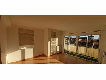 location appartement 1 pièce 38 m² à aix-en-provence (13090), 850 €