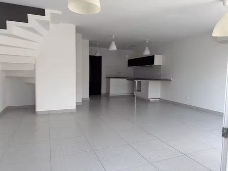 location appartement 3 pièces 70 m² à marseille 12ème (13012), 1 220 €