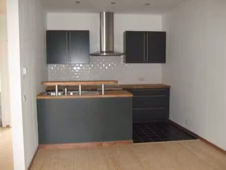 trois chambres plein centre ville confort moderne rénové