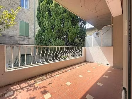 exclusivite avignon intra muros t2 29,47 m² terrasse 6m²