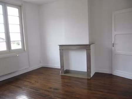 location appartement 4 pièces 77 m² à arras (62000)