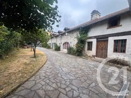 longère 7 pièces 156 m²