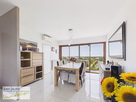appartement rénové avec vue panoramique traversante lumine