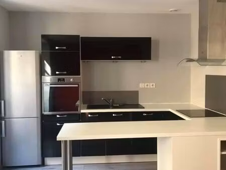 t2 bis 50 m2 centre ville le puy - cuisine équipée