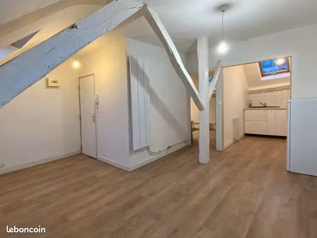 studio - 30 m2 - hyper centre historique