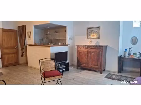 figeac : appartement meublé de 70 m² à louer