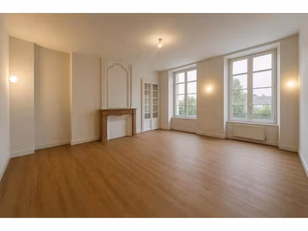 location appartement 2 pièces 60 m² à nantes (44000), 890 €