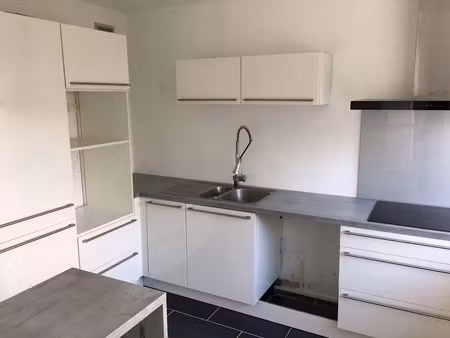 location appartement 4 pièces 74 m² à nantes (44000), 930 €