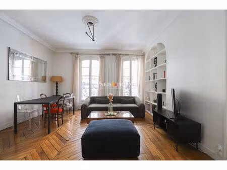 paris 18e - 2 pièces - charme de l'ancien