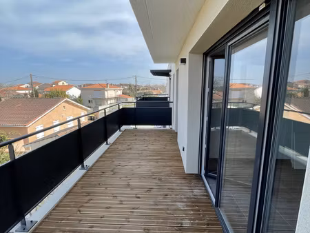 à louer appartement t3 avec double parking en sous-sol r