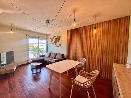 toulouse - arenes - t3 meublé triplex - 58m²