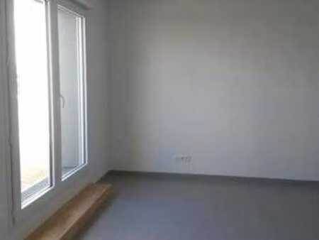 location appartement 2 pièces à saint-herblain bourg-solvardière-pelousière (44800) : à lo