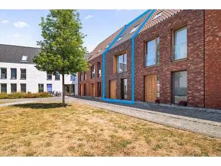 maison de ville brugeoise innovante (3 chambres) avec jardi