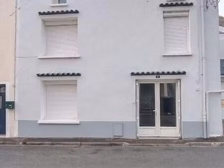 location sainte bazeille centre