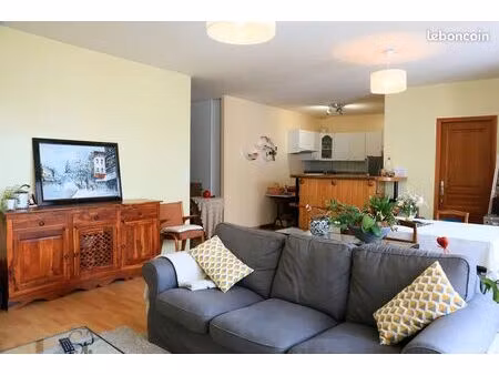 appartement t2 lumineux plein centre avec garage