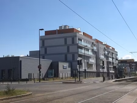 t2 à nantes