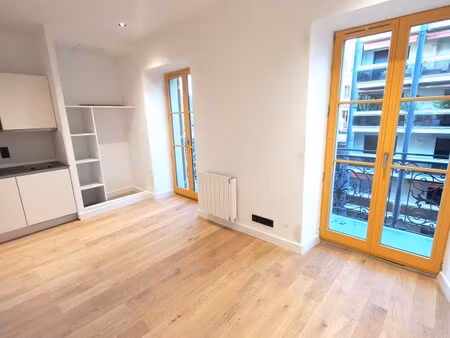studio avec balcon à nice