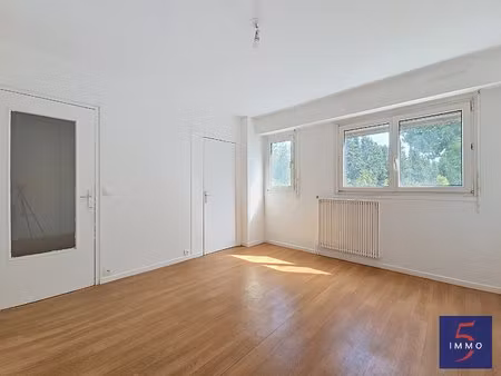 quartier la varenne - beau studio 27 m² cave et parking !