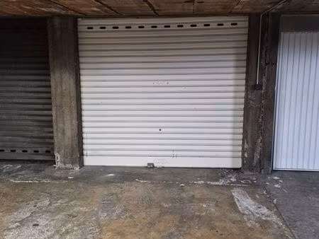 grand garage 32 m2 rue général férié