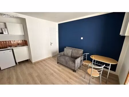 studio rénové climatisation terrasse à deux pas de la faculté de la timone
