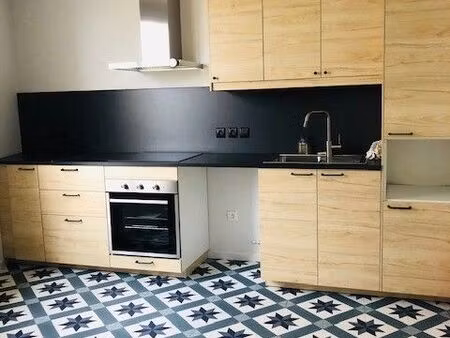 appartement 2 pièces à proximité centre ville - secteur agréable de châlons