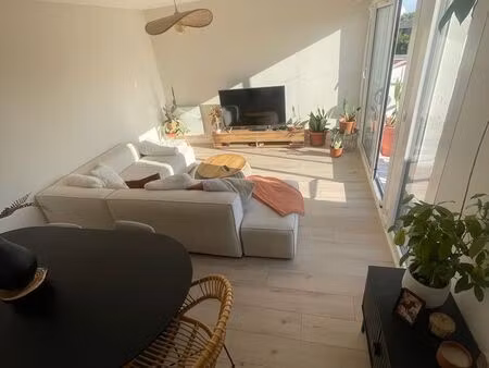 appart 80m2 meublé à l'année, 3 ch, garage, cave. royan