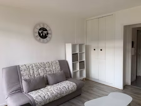 studio à la douane