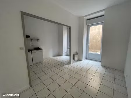 studio 19 m2 hyper centre ville