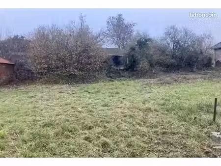 terrain 606 m² bermerain