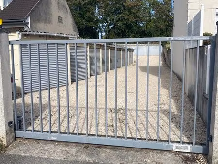 box sur terrain clos