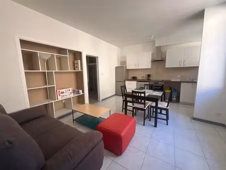 location meublée appartement 2 pièces 34.36 m² à nimes (30000), 550 €