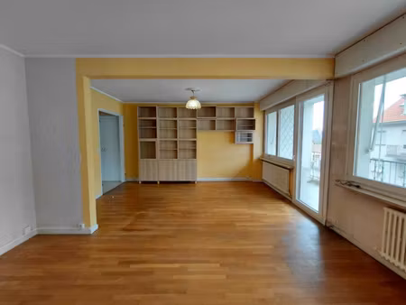 a vendre, appartement p5 - 100 m2 avec balcon quartier sablo