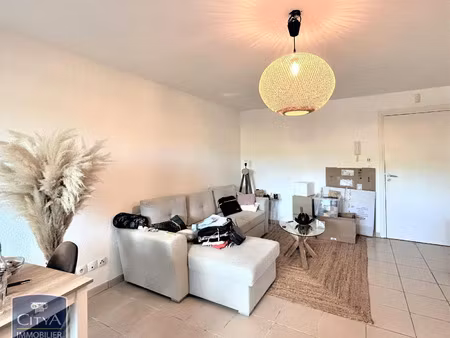 appartement à louer 2 pièces 42.04 m² - montauban (82) - 600€
