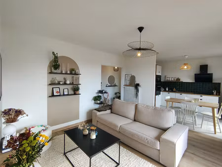 pau - superbe t2 meublé avec parking, balcon et cave