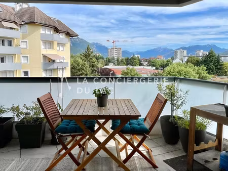 appartement t3 moderne avec terrasse plein sud et grand gara