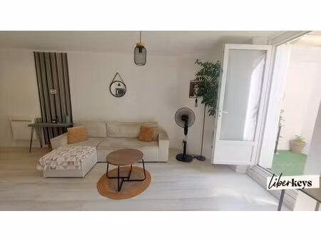 confortable t3 en plein coeur historique de fréjus