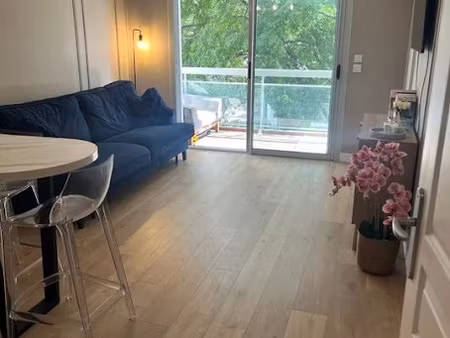 location meublée appartement 2 pièces 33 m² à antibes (06600), 990 €
