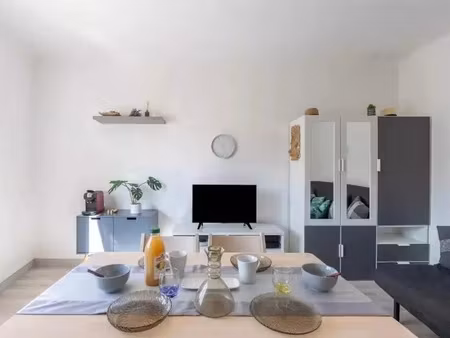 location meublée appartement 2 pièces 33 m² à cannes la bocca (06150), 990 €