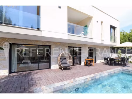 villa de luxe à louer dans le quartier les colles-camp lauvas-font de l'orme