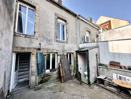 maison de ville avec jardin – à rénover entièrement