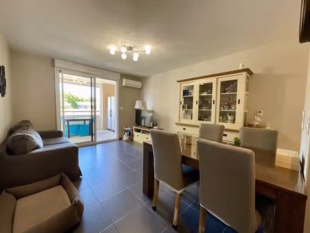 appartement type 2 pièces avec terrasse et stationnement