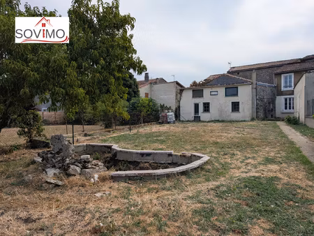 maison de bourg à étage, 4 ch, jardin