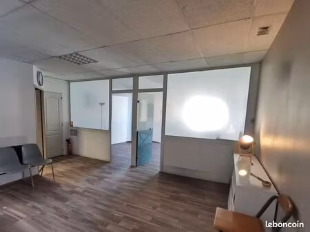 local professionnel 65 m2