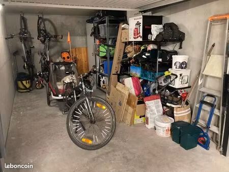 garage fermé à louer 13m2