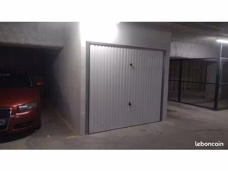 garage / box / parking