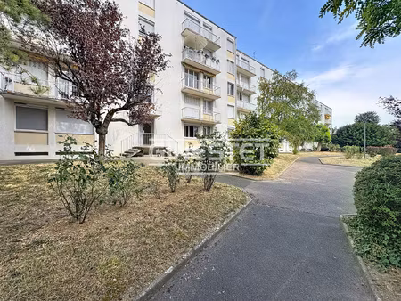saint andre les vergers - t5 a renover avec balcon et cave